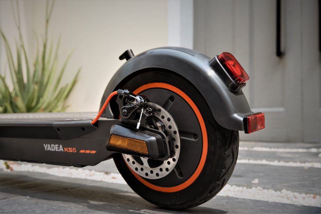 Yadea presenta sus nuevos patinetes eléctricos: KS5 y KS5 Pro