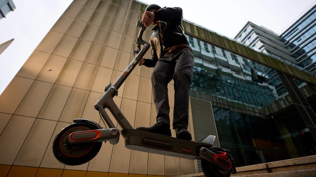 Yadea lanza su nuevo patinete eléctrico Scooter ElitePrime tipo SUV